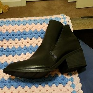 Size 10 black ankle boots